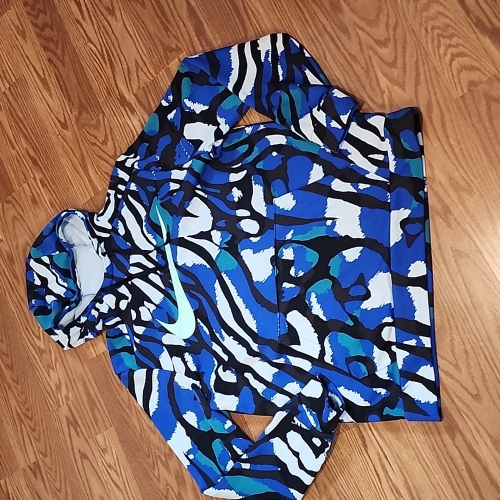 Nike hoodie dri fit with kangaroo pocket size med